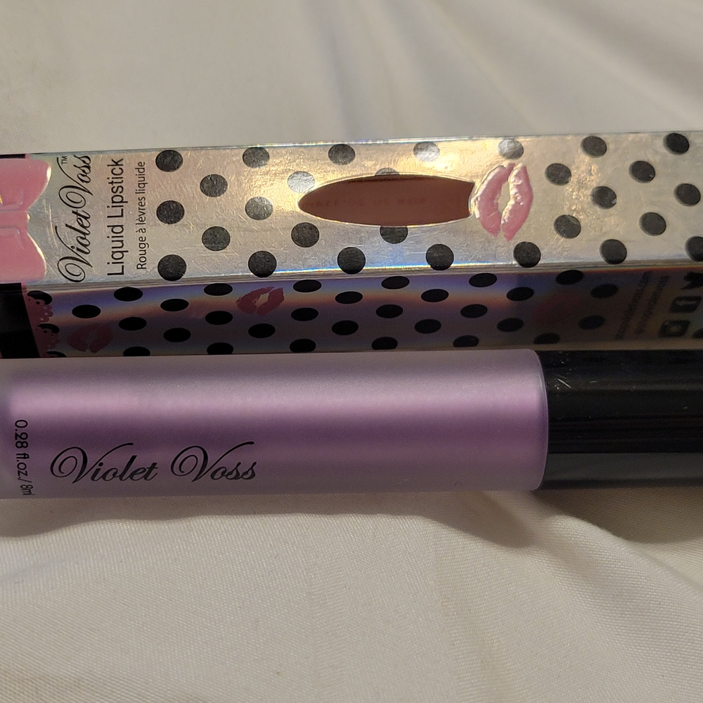 Violet Voss Turning Violet Eyeshadow - Picture 2 of 3